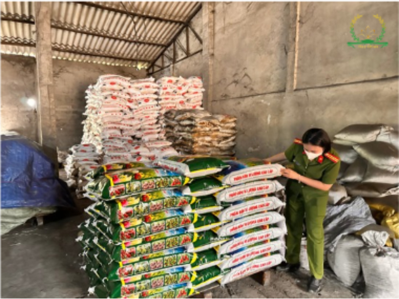 Phân bón giả là gì? Cách nhận biết để tránh thiệt hại